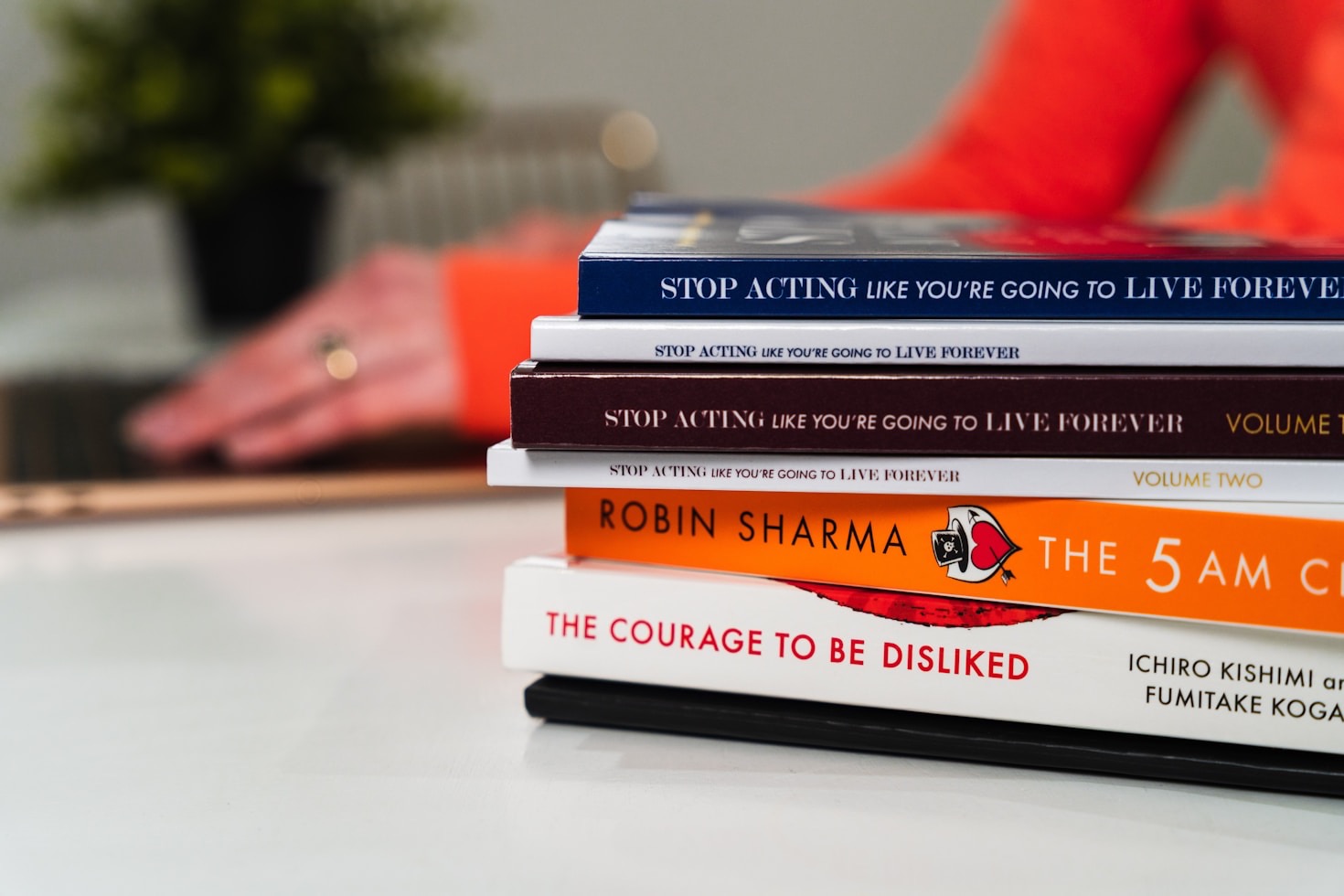 Blending Ordinary and Extraordinary in Storytelling